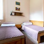 Hostel Miedzynarodowe Schronisko Mlodziezowe Ptsm Szarotka Zakopane