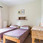 Hostel Miedzynarodowe Schronisko Mlodziezowe Ptsm Szarotka *