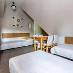 Hostel Miedzynarodowe Schronisko Mlodziezowe Ptsm Szarotka Zakopane