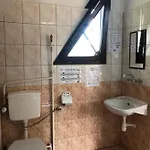 Hostel Miedzynarodowe Schronisko Mlodziezowe Ptsm Szarotka *