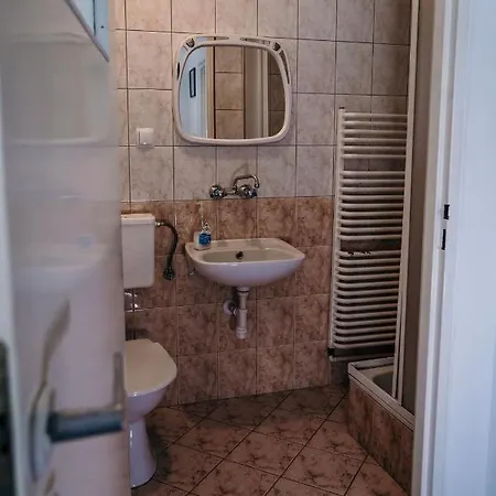 Miedzynarodowe Schronisko Mlodziezowe Ptsm Szarotka Hostel