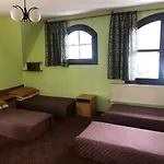 Miedzynarodowe Schronisko Mlodziezowe Ptsm Szarotka Hostal *