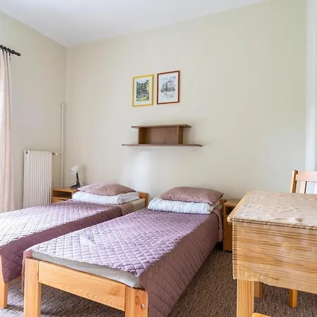 Hostel Miedzynarodowe Schronisko Mlodziezowe Ptsm Szarotka *
