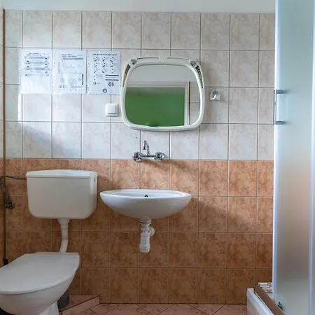 Miedzynarodowe Schronisko Mlodziezowe Ptsm Szarotka *