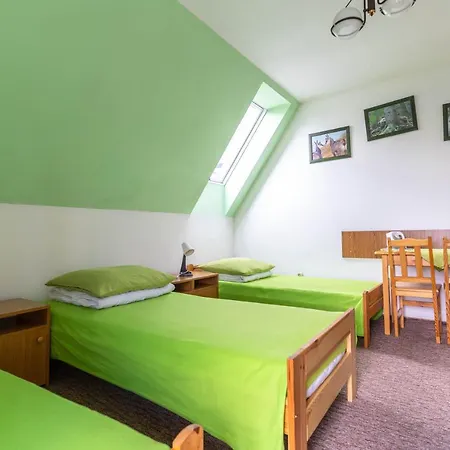 Miedzynarodowe Schronisko Mlodziezowe Ptsm Szarotka *