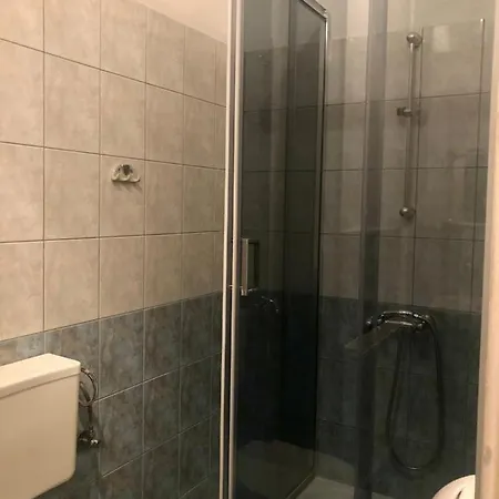 Hostel Miedzynarodowe Schronisko Mlodziezowe Ptsm Szarotka