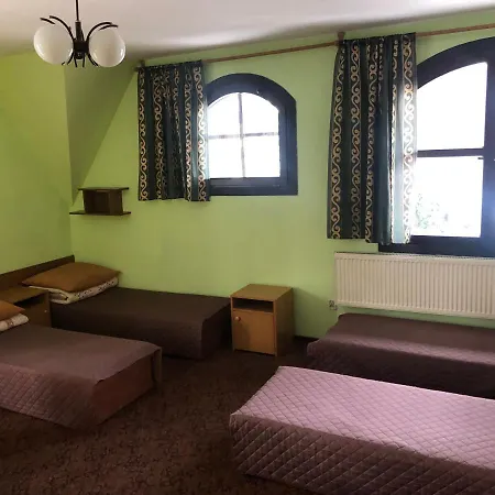 Miedzynarodowe Schronisko Mlodziezowe Ptsm Szarotka Hostel *