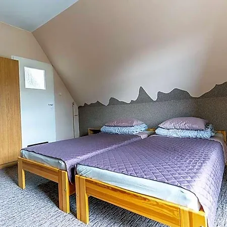 Hostal Miedzynarodowe Schronisko Mlodziezowe Ptsm Szarotka
