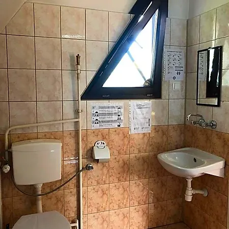 Hostal Miedzynarodowe Schronisko Mlodziezowe Ptsm Szarotka Zakopane