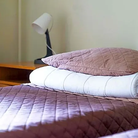 Hostal Miedzynarodowe Schronisko Mlodziezowe Ptsm Szarotka *