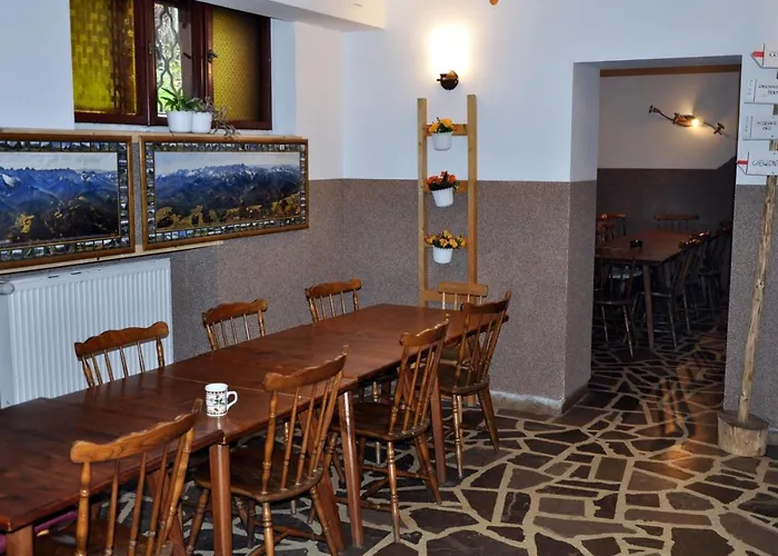 ホステル Miedzynarodowe Schronisko Mlodziezowe Ptsm Szarotka *