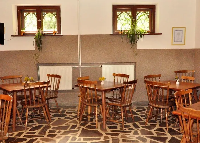 Miedzynarodowe Schronisko Mlodziezowe Ptsm Szarotka *