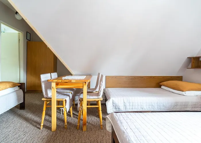 Miedzynarodowe Schronisko Mlodziezowe Ptsm Szarotka ホステル