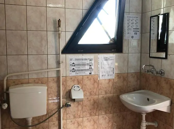 ホステル Miedzynarodowe Schronisko Mlodziezowe Ptsm Szarotka *